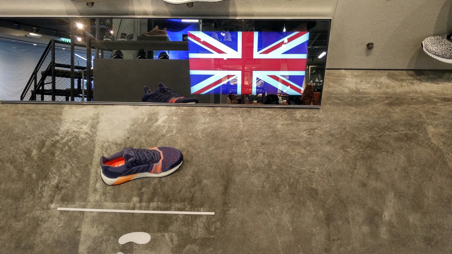 MM_purple-english Multilingual Mirror